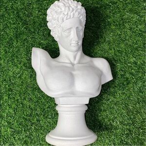 Roman Caesar Greek God Statue white sculpture 17 inches big 10/10